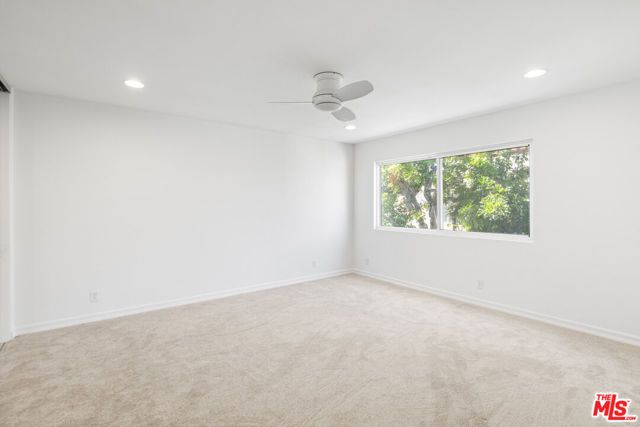 18333 Hatteras Street 77, Tarzana (los Angeles), CA 91356