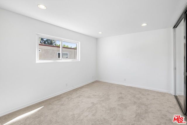 18333 Hatteras Street 77, Tarzana (los Angeles), CA 91356