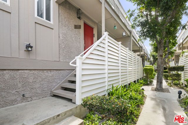 18333 Hatteras Street 77, Tarzana (los Angeles), CA 91356