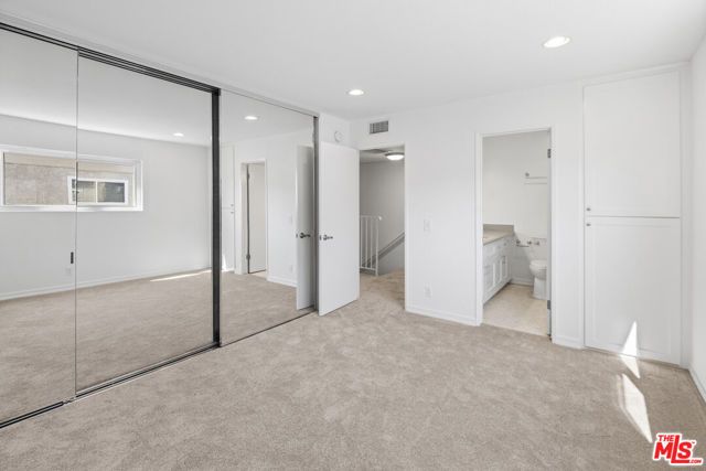 18333 Hatteras Street 77, Tarzana (los Angeles), CA 91356