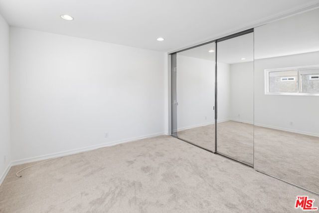 18333 Hatteras Street 77, Tarzana (los Angeles), CA 91356
