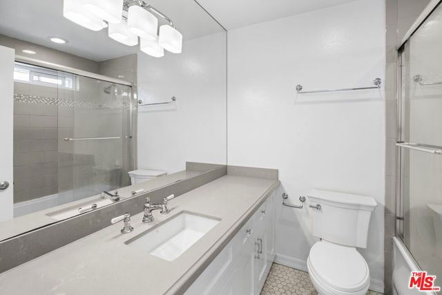 18333 Hatteras Street 77, Tarzana (los Angeles), CA 91356