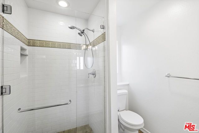 18333 Hatteras Street 77, Tarzana (los Angeles), CA 91356