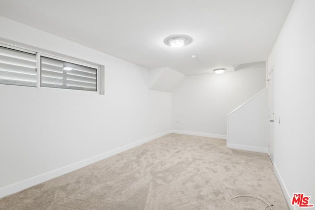 18333 Hatteras Street 77, Tarzana (los Angeles), CA 91356