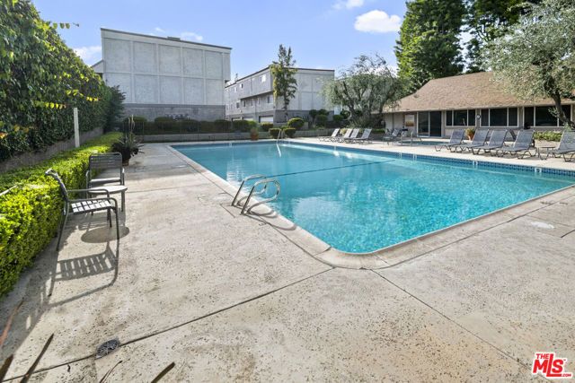 18333 Hatteras Street 77, Tarzana (los Angeles), CA 91356