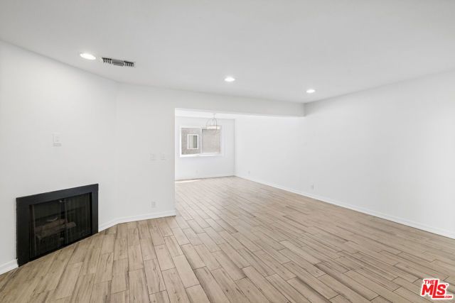 18333 Hatteras Street 77, Tarzana (los Angeles), CA 91356