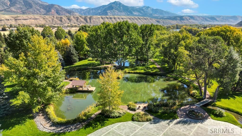 Image 10 of property listing at 535 Swan Ln, Irwin, ID 83449