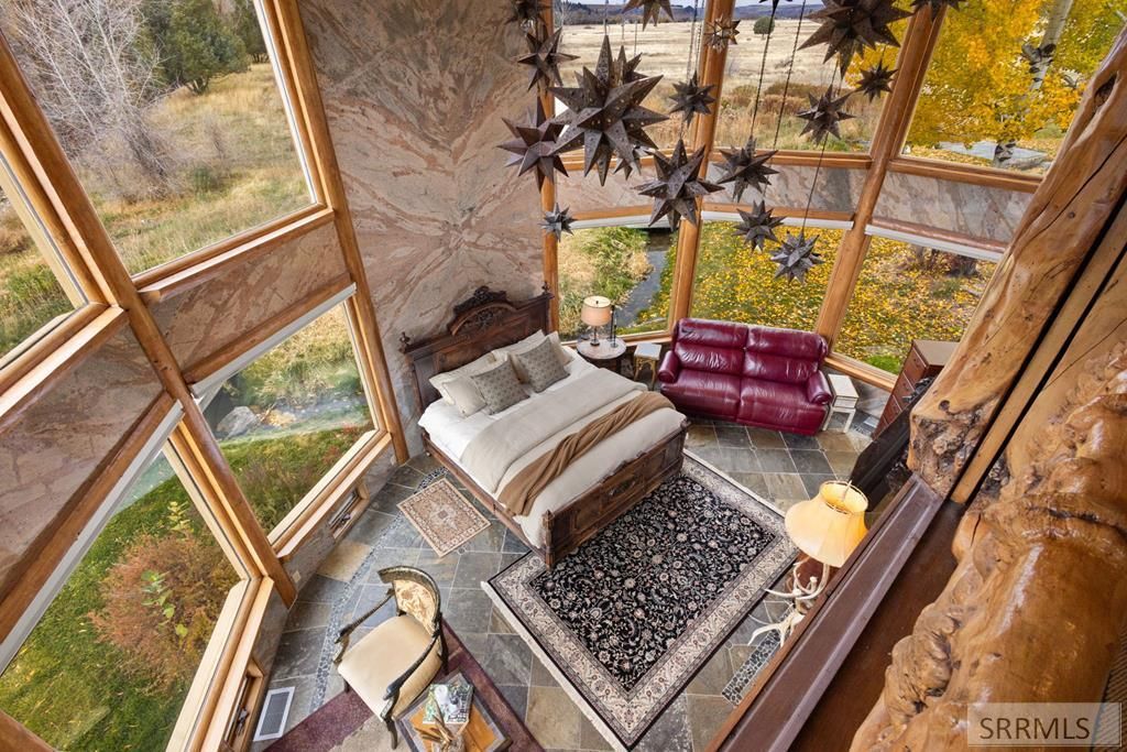 Image 38 of property listing at 535 Swan Ln, Irwin, ID 83449