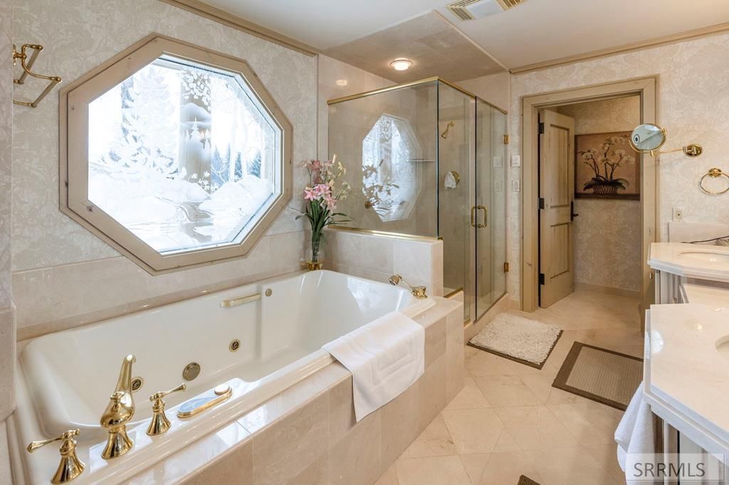 Image 40 of property listing at 535 Swan Ln, Irwin, ID 83449
