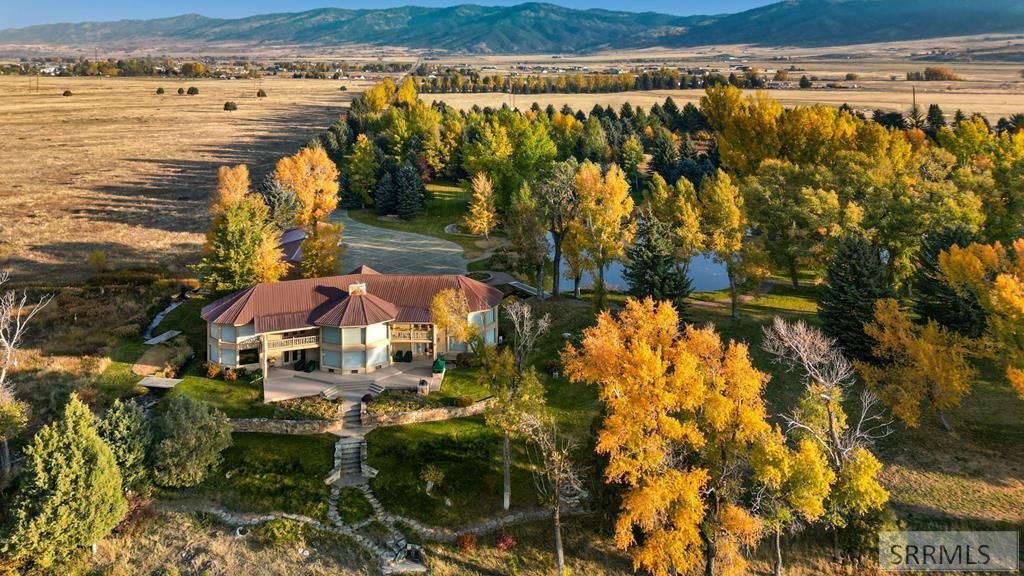 Image 98 of property listing at 535 Swan Ln, Irwin, ID 83449