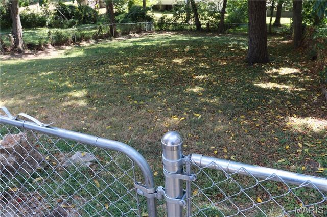 8922 Higginson Drive, Bel Ridge, MO 63121