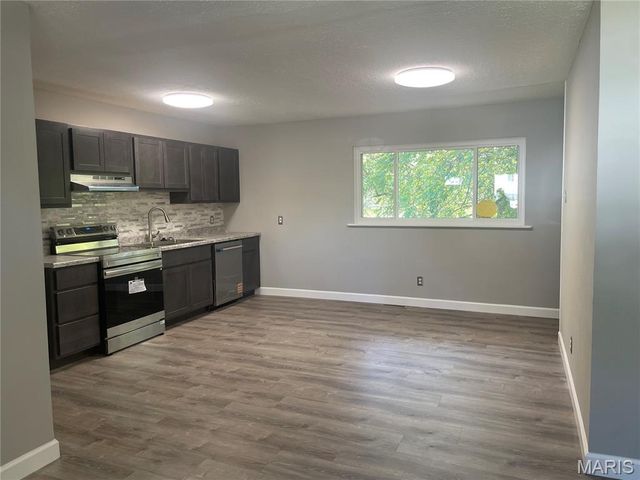 8922 Higginson Drive, Bel Ridge, MO 63121