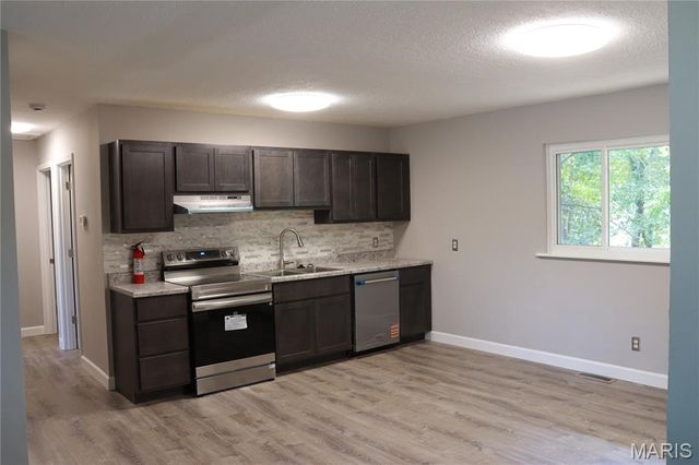 8922 Higginson Drive, Bel Ridge, MO 63121