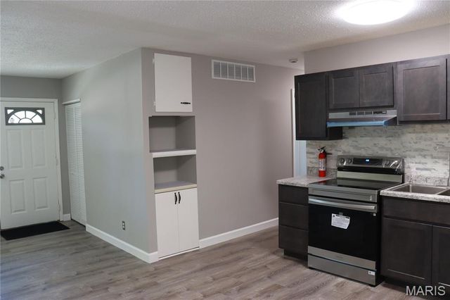 8922 Higginson Drive, Bel Ridge, MO 63121