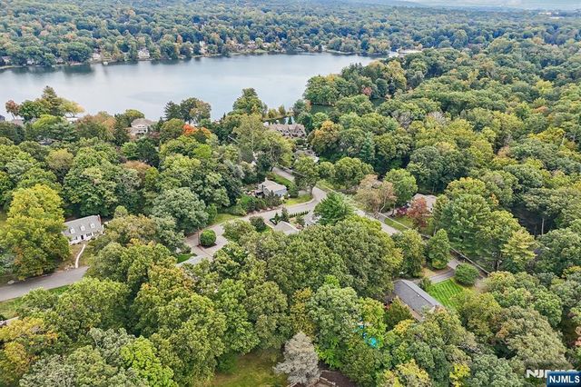 40 Brook Terrace, Wayne, NJ 07470