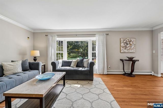 40 Brook Terrace, Wayne, NJ 07470