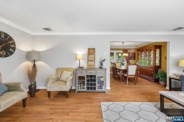 40 Brook Terrace, Wayne, NJ 07470