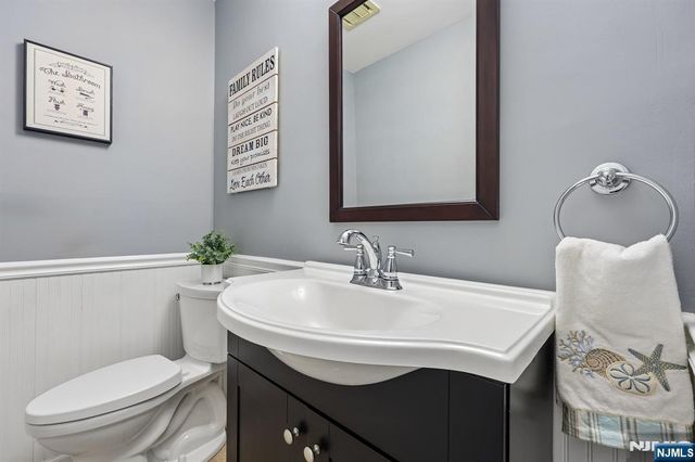 40 Brook Terrace, Wayne, NJ 07470