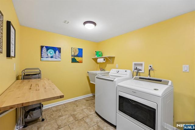 40 Brook Terrace, Wayne, NJ 07470