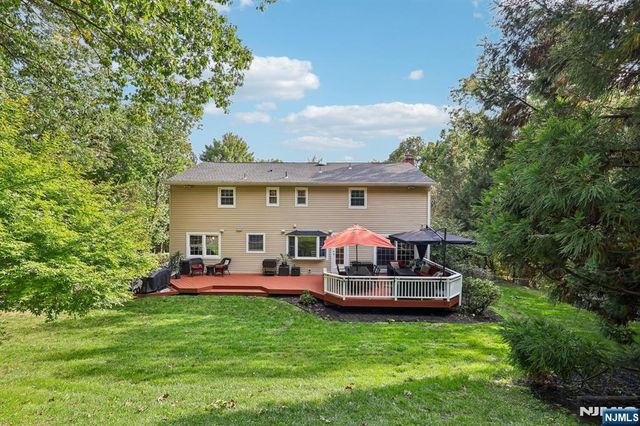 40 Brook Terrace, Wayne, NJ 07470