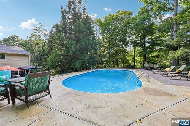 40 Brook Terrace, Wayne, NJ 07470
