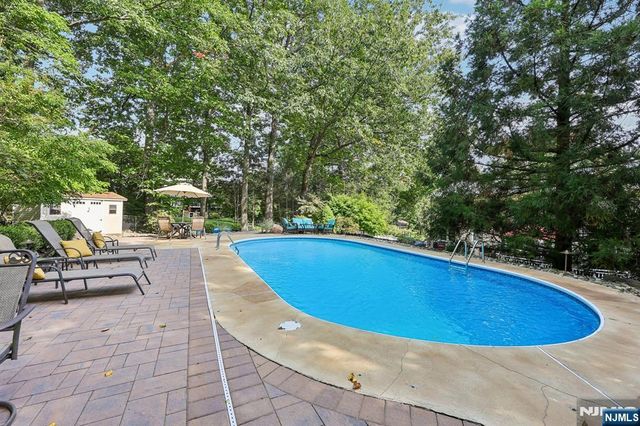 40 Brook Terrace, Wayne, NJ 07470