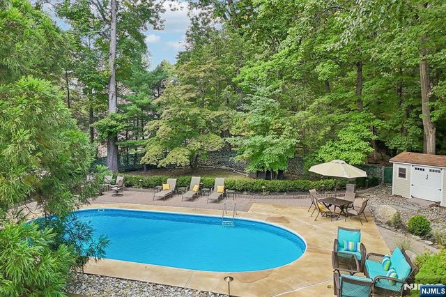 40 Brook Terrace, Wayne, NJ 07470