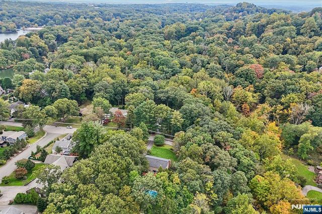 40 Brook Terrace, Wayne, NJ 07470