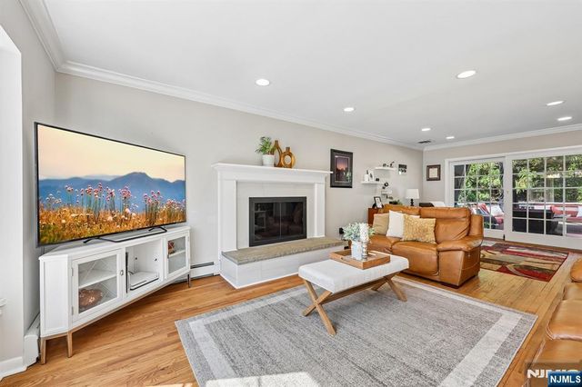 40 Brook Terrace, Wayne, NJ 07470
