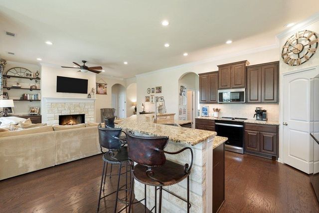 406 Strichen DR, Spicewood, TX 78669