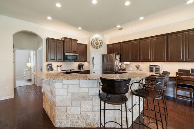 406 Strichen DR, Spicewood, TX 78669
