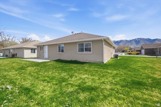 285 W 60 S, Hyde Park, UT 84318
