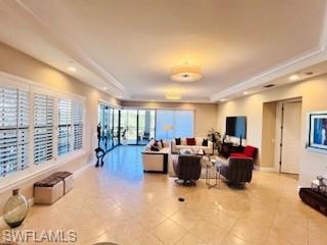 2547 Marquesa Royale Ln Apt 201, Naples, FL 34109