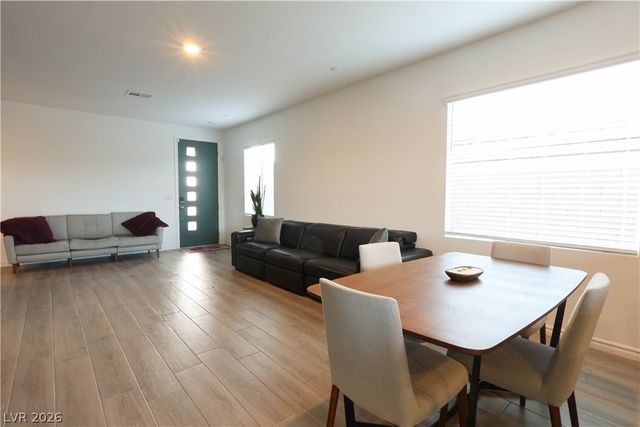294 Bridge Canyon Street, Henderson, NV 89015