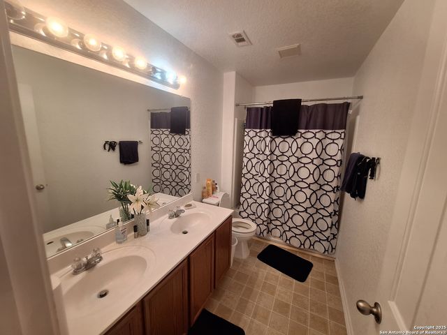 3715 bolden, Converse, TX 78109
