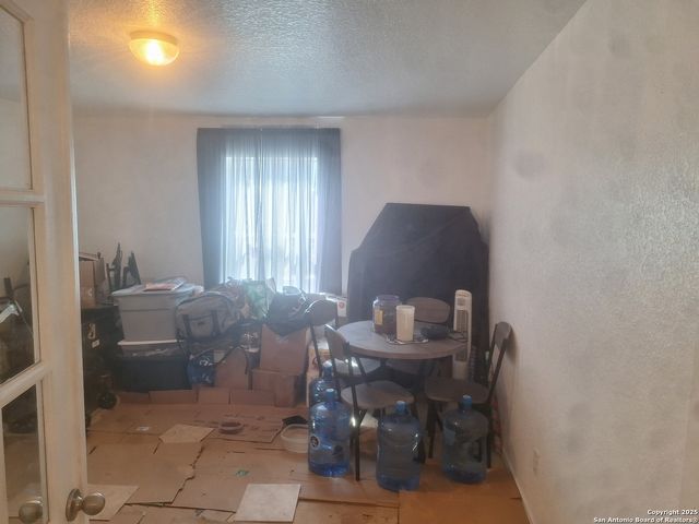 3715 bolden, Converse, TX 78109