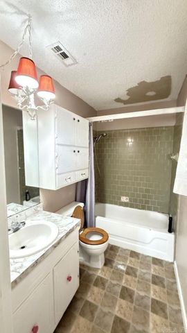 114 Timber Ln, White Hall, AR 71602