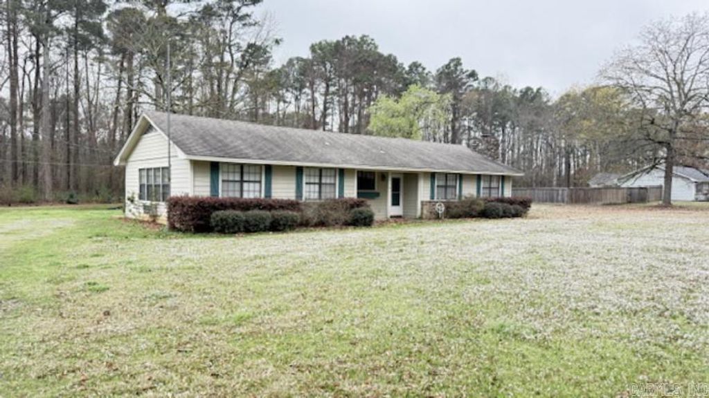 114 Timber Ln, White Hall, AR 71602