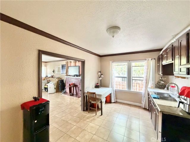 218 E 60th Street, Los Angeles, CA 90003