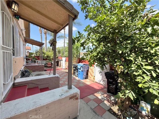 218 E 60th Street, Los Angeles, CA 90003
