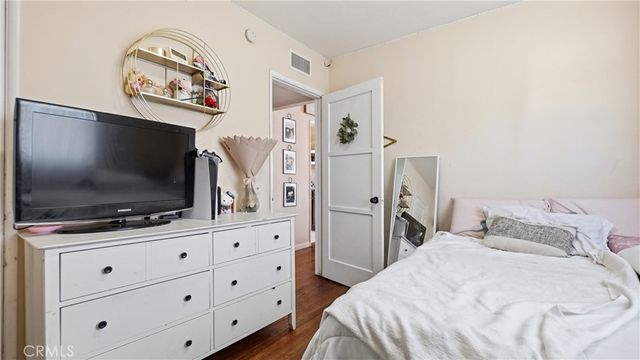 896 Valencia, Colton, CA 92324