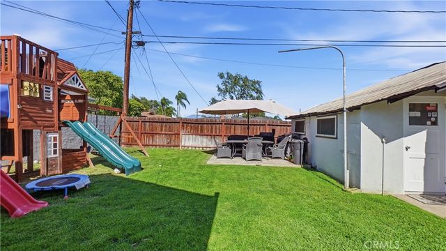 896 Valencia, Colton, CA 92324