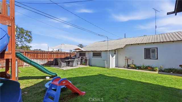 896 Valencia, Colton, CA 92324
