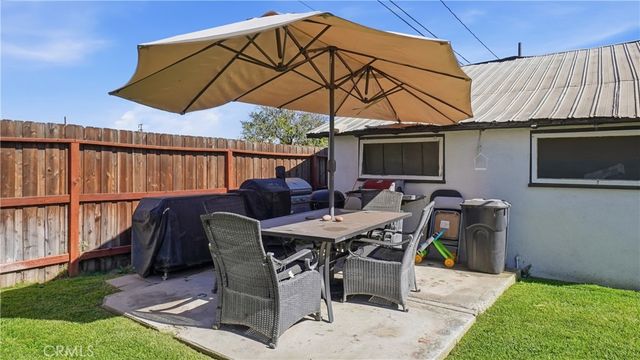 896 Valencia, Colton, CA 92324