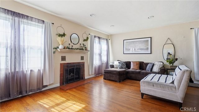 896 Valencia, Colton, CA 92324