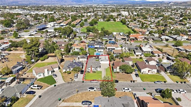 896 Valencia, Colton, CA 92324
