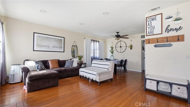 896 Valencia, Colton, CA 92324