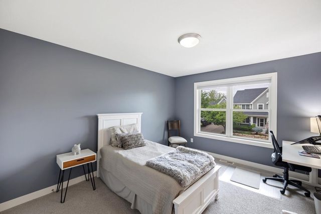 11153 Sweetwater Path, Woodbury, MN 55129