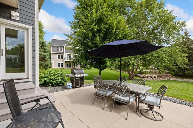 11153 Sweetwater Path, Woodbury, MN 55129