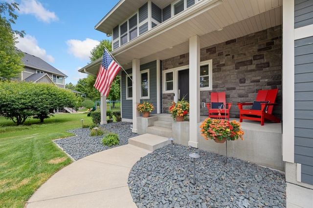 11153 Sweetwater Path, Woodbury, MN 55129